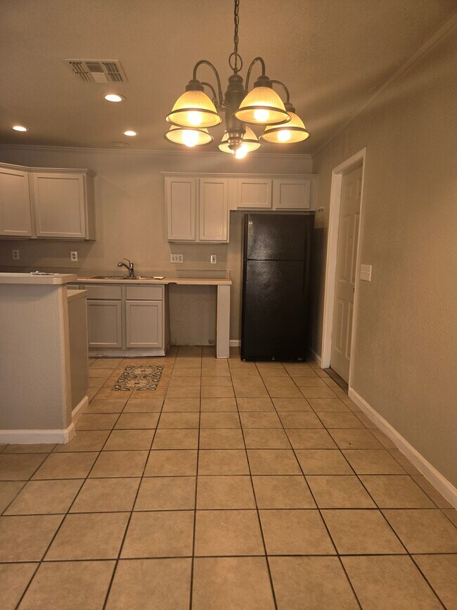 Building Photo - 9570 Bowen dr
