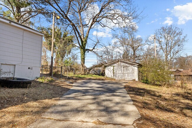 Building Photo - 1820 33rd St Ensley