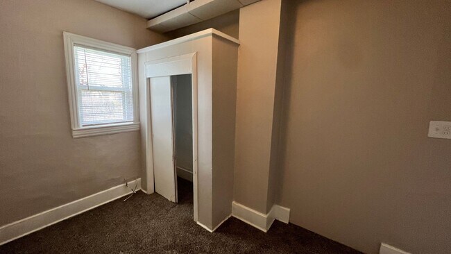 Building Photo - 553 Fremont Ave NW