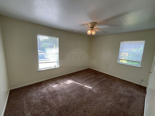 Building Photo - 1515 Janis Dr