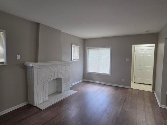 Building Photo - 15765 Ward Ave