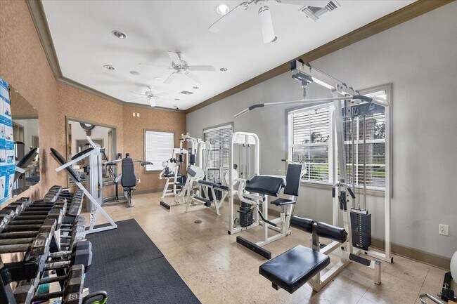 Building Photo - 1015 Villagio Cir
