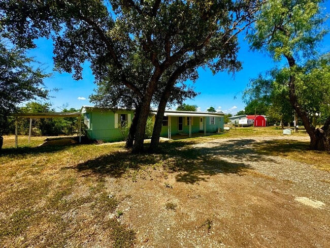 Building Photo - 141 Jj Ln