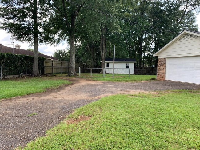 Building Photo - 2329 Genoa Dr
