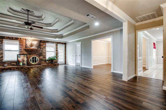 Building Photo - 8966 Hialeah Cir S