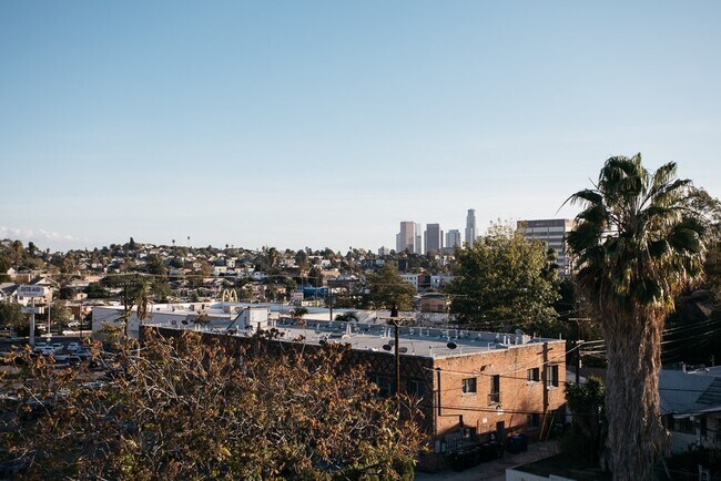 Building Photo - 2121 Scott Ave