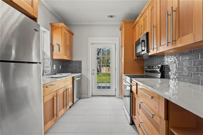 Building Photo - 520 Angier Ave NE