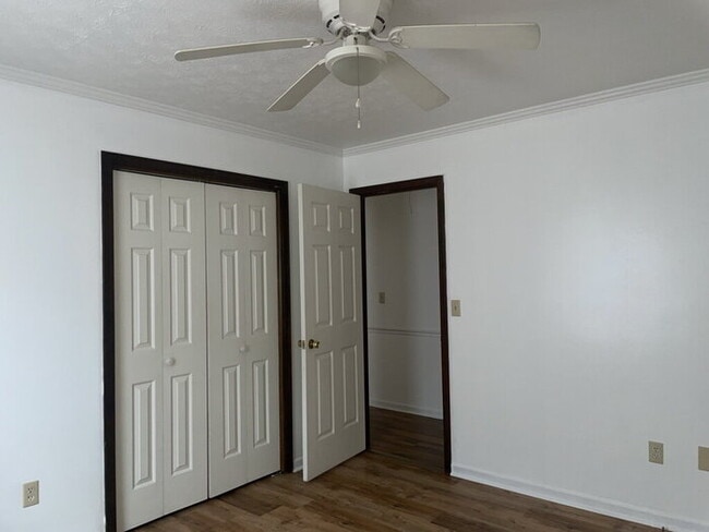 Building Photo - "Charming 3-Bedroom Sanctuary with 2 Full Baths in Prime Simpsonville Location!"