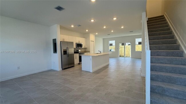 Building Photo - 1087 NW 2nd Ter