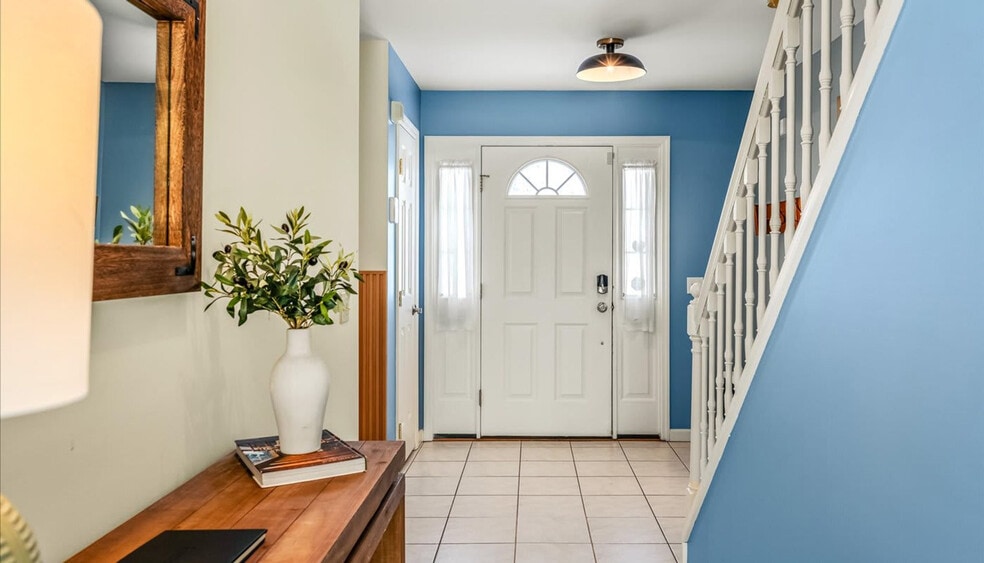 Building Photo - 280 Canal Rd