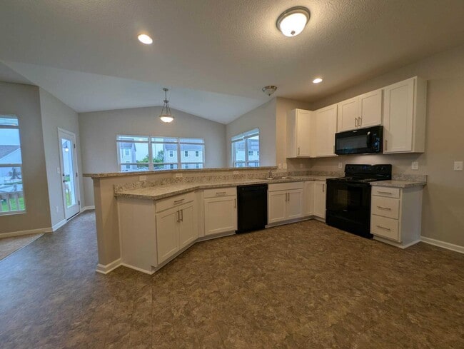 Building Photo - 535 Pagoda Loop