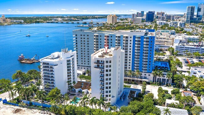 Building Photo - 1617 N Flagler Dr