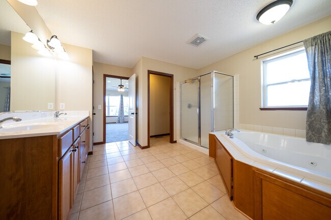 Building Photo - 16549 Dodd Ln