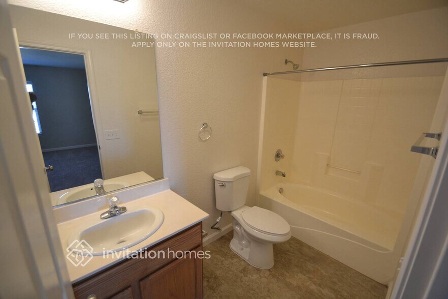 Building Photo - 7690 Roosterfish Way