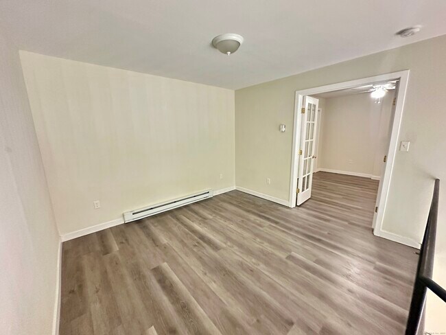 Building Photo - 3699 Broadbridge Ave
