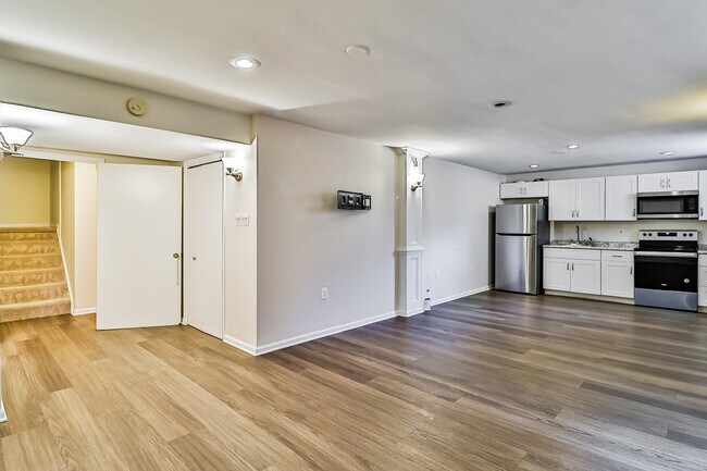 Building Photo - 4100 Ulster Rd