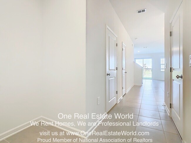 Building Photo - 2971 Maloof Dr