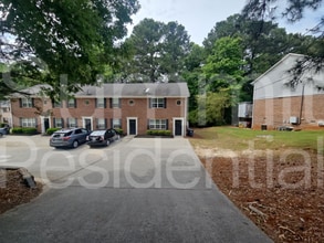 Building Photo - 2651 Parkside Way SW