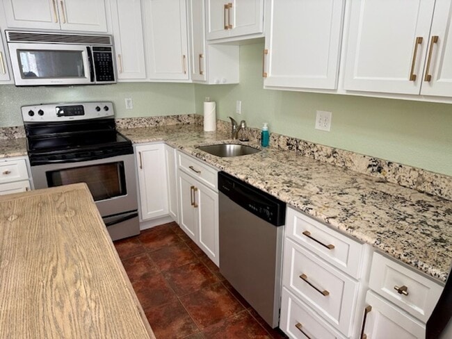 Building Photo - Wheat Ridge 2-story