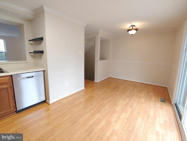 Building Photo - 1247 Seminole Dr