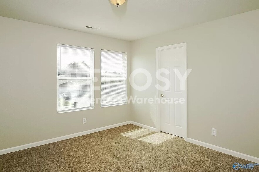 Building Photo - 123 Forestbrook Dr