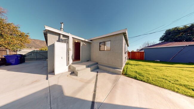 Building Photo - Single Family Home in Quiet Neighborhood.