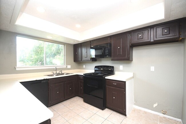 Building Photo - 379 Richvale Ln
