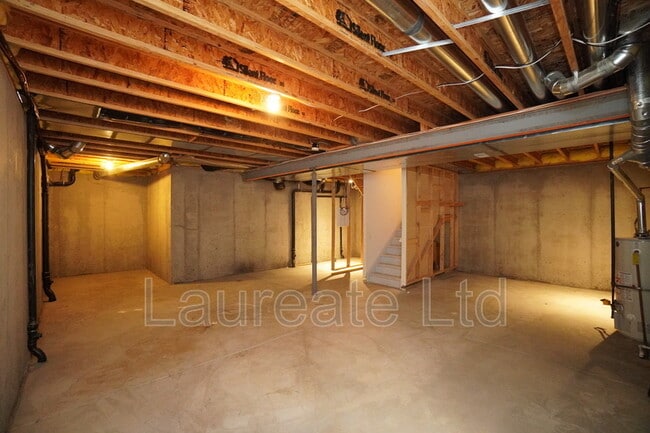 Building Photo - 9013 Old Tom Morris Cir
