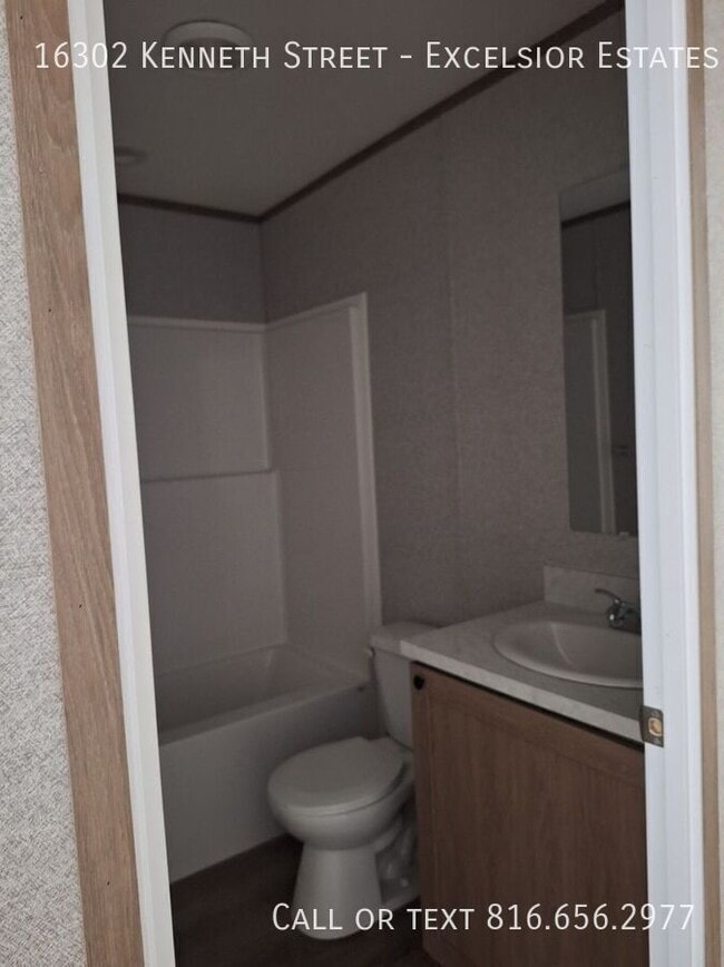 Building Photo - 16302 Kenneth Dr