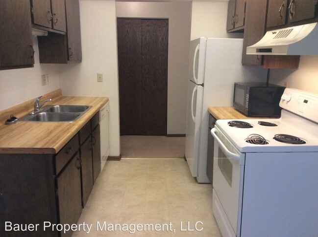 Building Photo - 671 24th St W