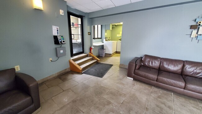 Building Photo - 1 Bedroom in LUXURY BLDG - BERKLEE/NEU - NO FEE  9/1/26  ROOF TOP POOL!