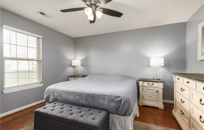 Building Photo - 3BR/2BR Home For Rent - Fenced Back Yard w...