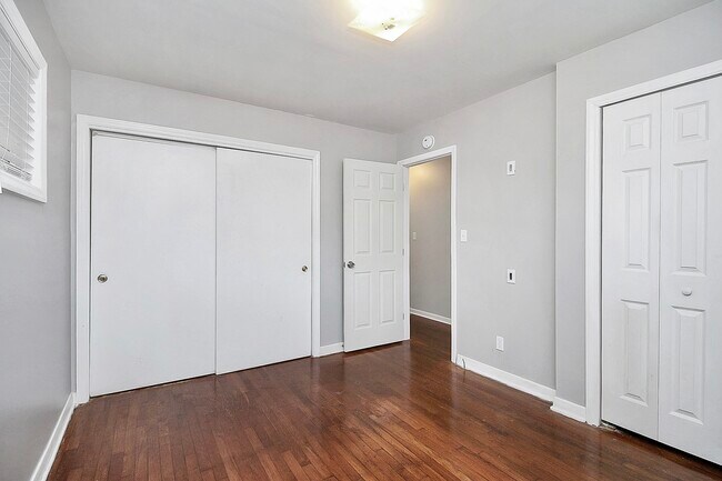 Building Photo - 2244 English Dr