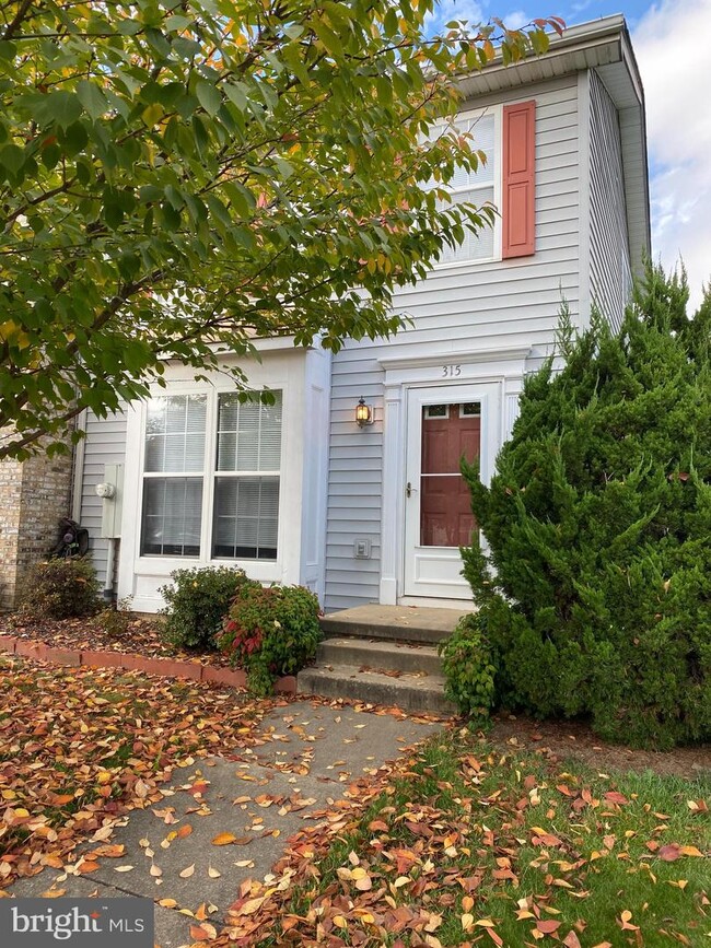 Building Photo - 315 Stratford Dr