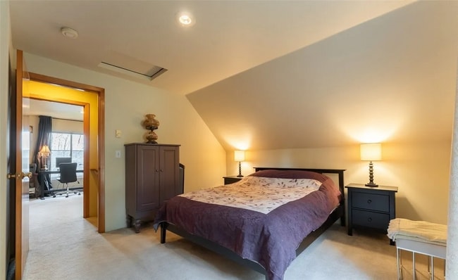 Building Photo - Welcome to this charming and inviting 3-be...