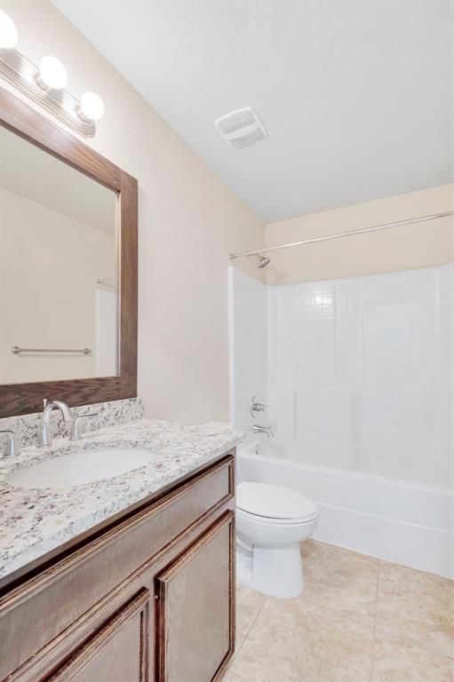 Building Photo - 2200 Creekside Ln