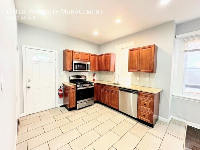 Building Photo - 426 S 56th St