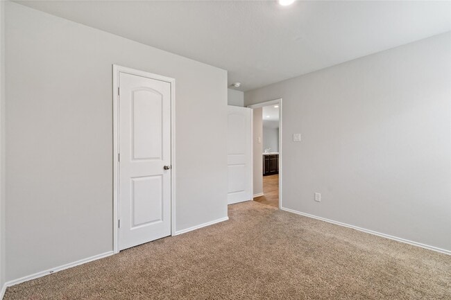 Building Photo - 2327 Pettingell Wy