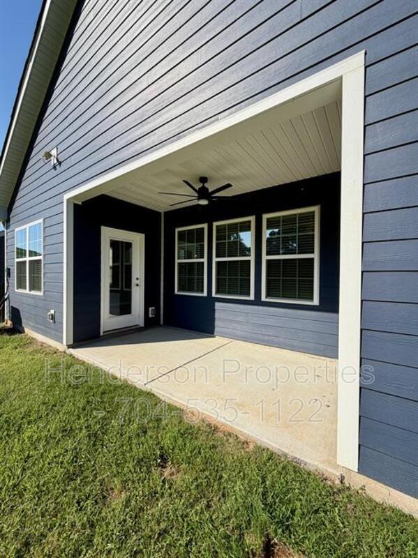 Building Photo - 125 Pampas Pl