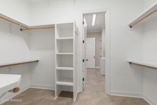 Building Photo - 200 Santander Dr