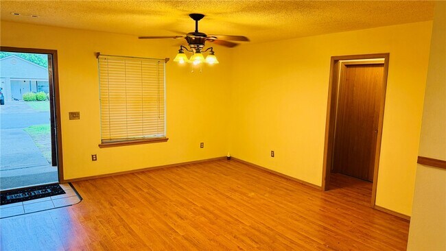 Building Photo - 42 Burnett Cir