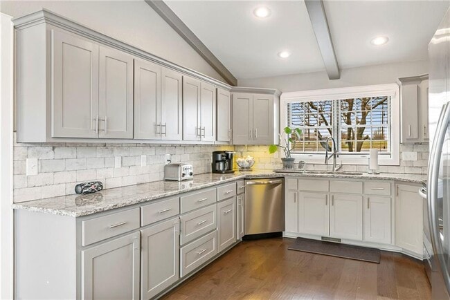 Building Photo - 5307 S Bellview Rd