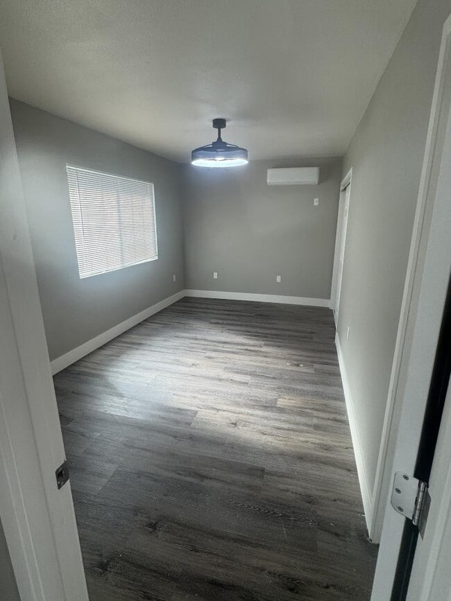 Building Photo - 517 Madera Ave