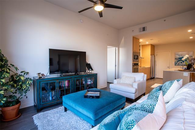 Building Photo - 2323 N Houston St