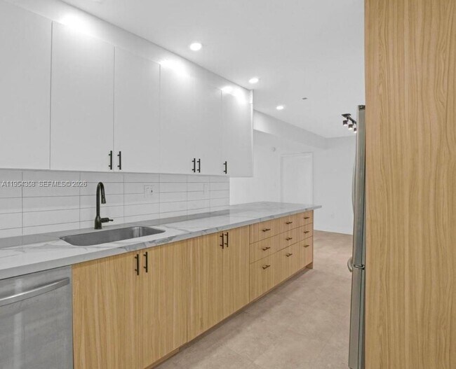 Building Photo - 8315 SW 72nd Ave