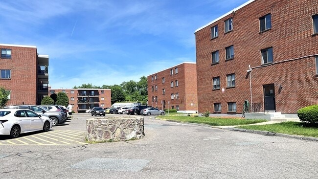 Building Photo - 400 Governors Dr