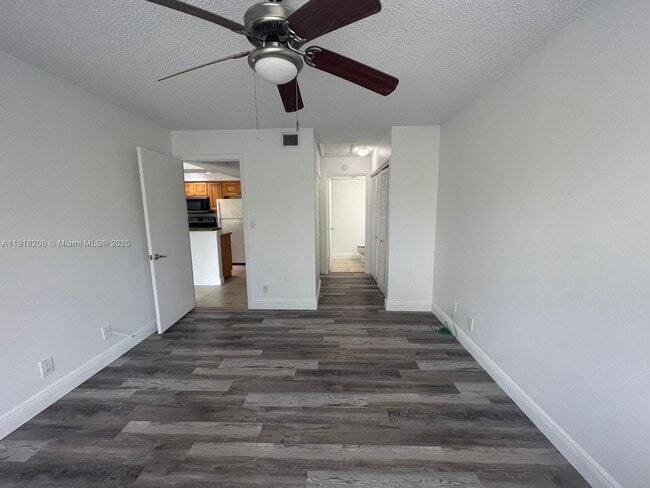 Building Photo - 5686 Rock Island Rd