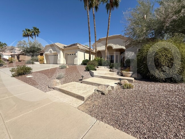 Building Photo - 902 E Desert Flower Ln