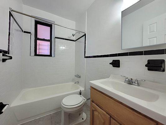 Building Photo - 2 bedroom in BRONX NY 10465