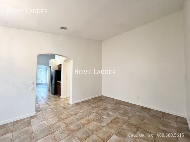 Building Photo - Refreshing 3-Bed, 2-Bath Plus Den with Spa...